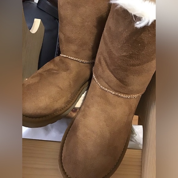 UGG Classic Brown Suede Winter Boots - Picture 7 of 9